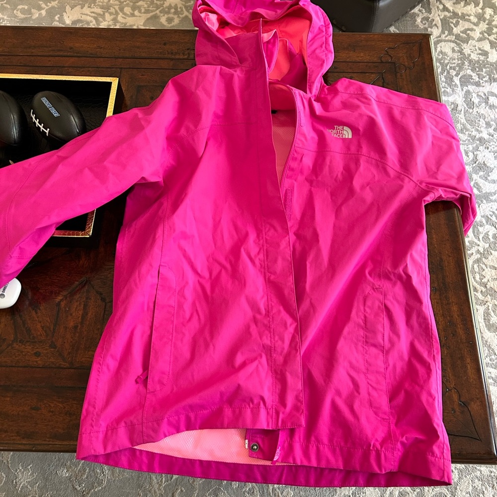 The North Face rain jacket, windbreaker Big Girl. Size XL , runs large Hot Pink